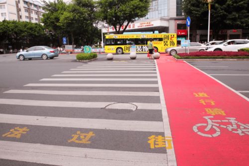 桂林市區(qū)21個路口交通設(shè)施煥新升級，助力城市暢通與安全